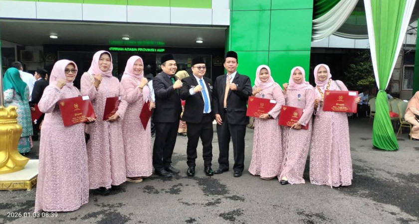 Guru dan Staf MIN 9 Bandar Lampung Terima Satya Lencana Karya Satya Di HAB ke-80 Tahun 2026